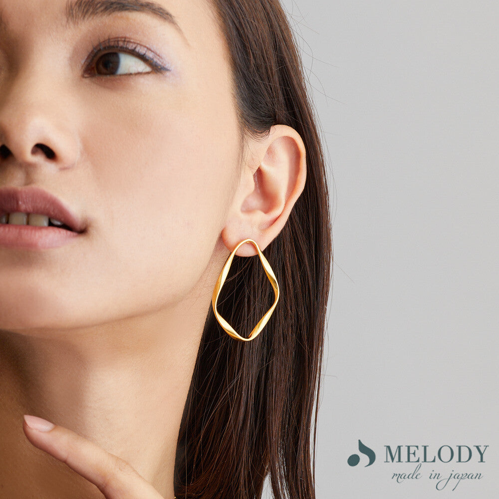 Pierced Earrings - Square Gold
