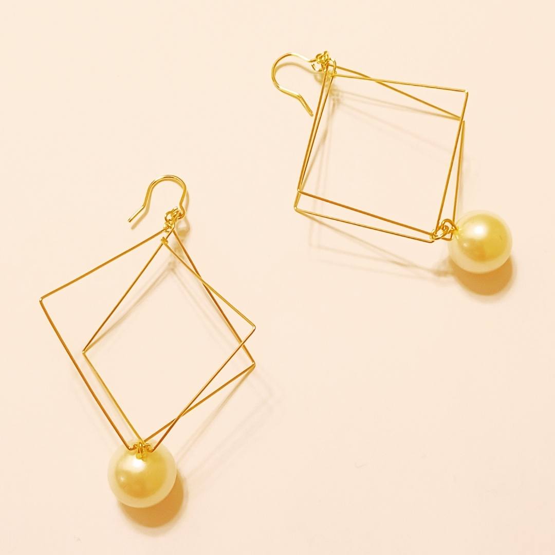 Pierced Earrings - Gold Post Square Motif with Pearl