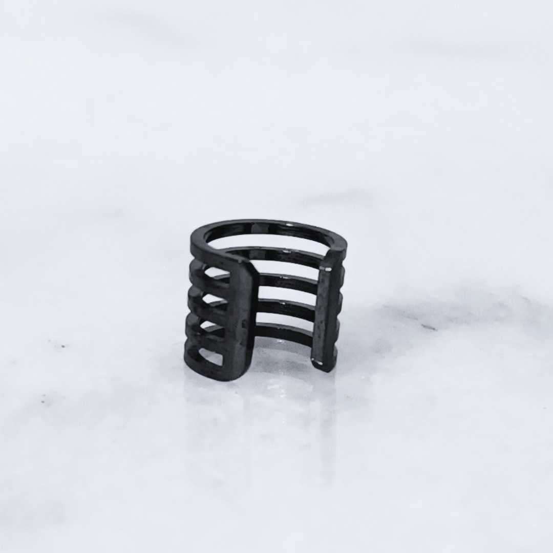 Ear cuff - One Side - Black