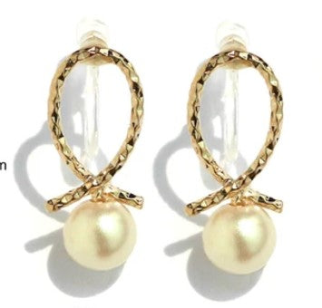 Pearl with Gold Cut Pattern - Clip on Earrings - Gold